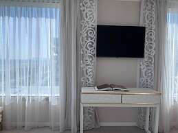 The Promenade Luxury Wellness Hotel