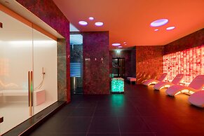 The Promenade Luxury Wellness Hotel