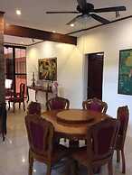 Casa Roces Bed and Breakfast