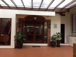 Casa Roces Bed and Breakfast