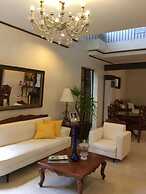 Casa Roces Bed and Breakfast