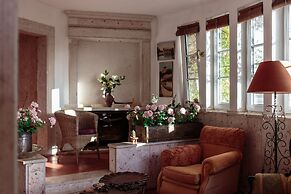 Shepinetree - Capela House