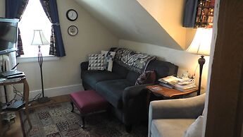 Old Iron Inn Bed and Breakfast