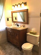 Old Iron Inn Bed and Breakfast