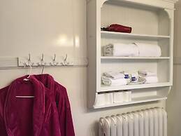 Old Iron Inn Bed and Breakfast