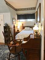 Old Iron Inn Bed and Breakfast