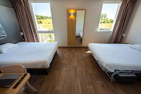 B&B HOTEL LES HERBIERS