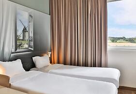 B&B HOTEL LES HERBIERS