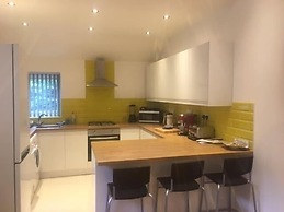 Town House @ Richmond St