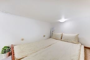 Semeiniy Ochag on Kurlandskaya