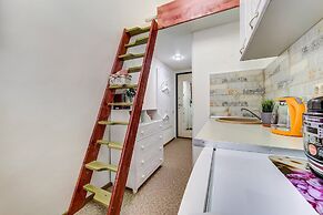 Semeiniy Ochag on Kurlandskaya