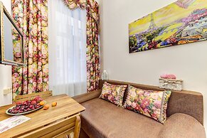 Semeiniy Ochag on Kurlandskaya