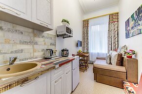 Semeiniy Ochag on Kurlandskaya