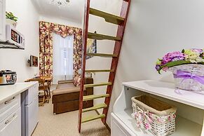 Semeiniy Ochag on Kurlandskaya