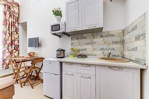 Semeiniy Ochag on Kurlandskaya