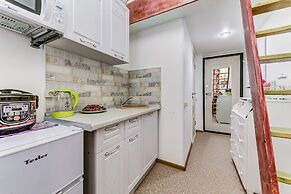 Semeiniy Ochag on Kurlandskaya