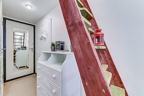 Semeiniy Ochag on Kurlandskaya