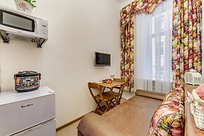 Semeiniy Ochag on Kurlandskaya