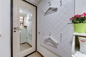 Semeiniy Ochag on Kurlandskaya