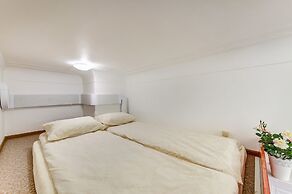 Semeiniy Ochag on Kurlandskaya