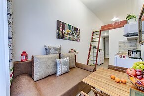 Semeiniy Ochag on Kurlandskaya