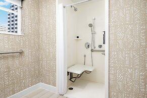 Hotel Continental Miami Beach, Tapestry Collection by Hilton