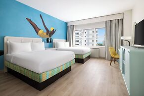 Hotel Continental Miami Beach, Tapestry Collection by Hilton