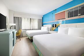 Hotel Continental Miami Beach, Tapestry Collection by Hilton