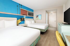 Hotel Continental Miami Beach, Tapestry Collection by Hilton