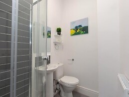 Townhouse @166 Ruskin Rd