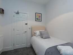 Townhouse @166 Ruskin Rd