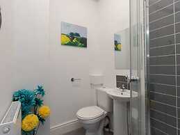 Townhouse @166 Ruskin Rd