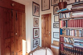 Shepinetree - Pinheira House