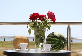 AM Beach House near Sea