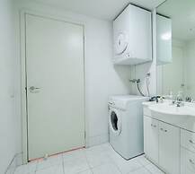 Premier Stays Melbourne