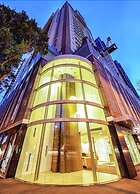 Premier Stays Melbourne