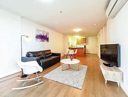 Premier Stays Melbourne