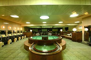 Nikoh Capsule Hotel Refre - Hostel - Caters to Men