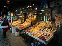 Nikoh Capsule Hotel Refre - Hostel - Caters to Men