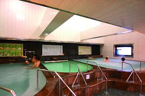 Nikoh Capsule Hotel Refre - Hostel - Caters to Men