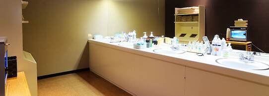 Nikoh Capsule Hotel Refre - Hostel - Caters to Men