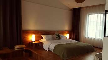 Taihu Baopu LingXia Inn