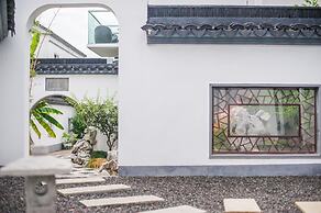 Taihu Baopu LingXia Inn