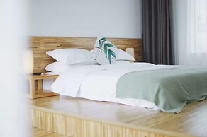 Taihu Baopu LingXia Inn