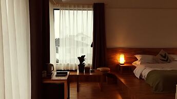 Taihu Baopu LingXia Inn