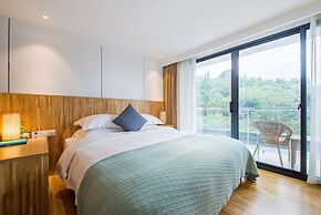 Taihu Baopu LingXia Inn