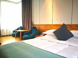 Taihu Baopu LingXia Inn