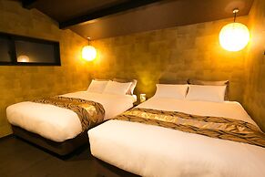 Hosta Gojo-Karasuma Ei