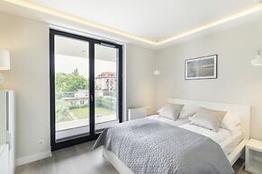 Luxury Apartments - Okrzei Residence