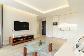 Luxury Apartments - Okrzei Residence